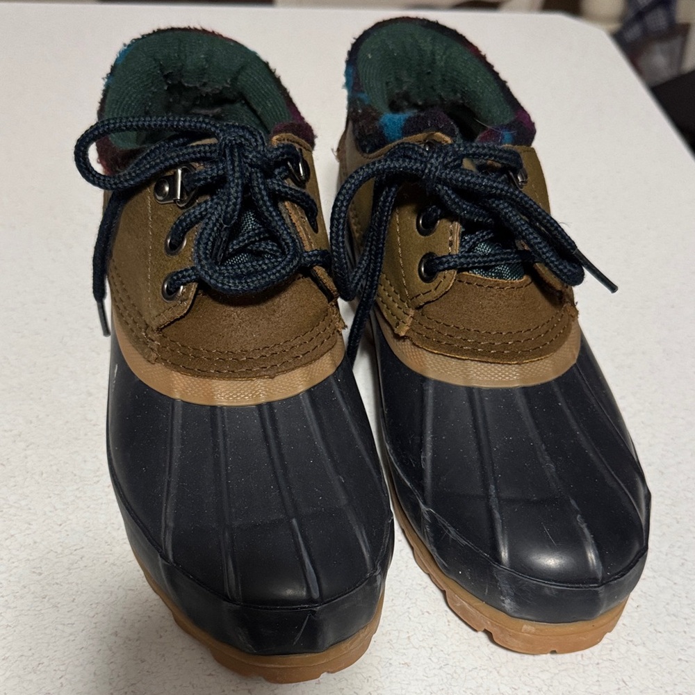 Women's Black and Brown Winter Boots